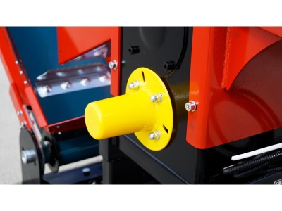 Špalíkovač za traktor PTO Model R-100 Remet + Pásový dopravník 2,3m
