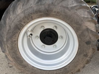 Kloubový nakladač GiANT D337T