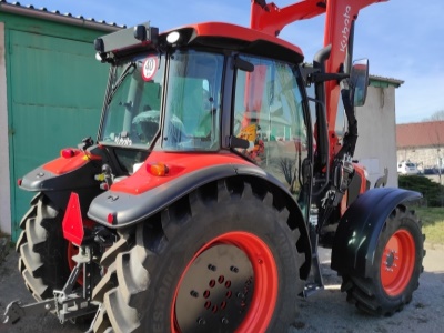 Zemědělský traktor Kubota M5-092 s čelním nakladačem LK1500M