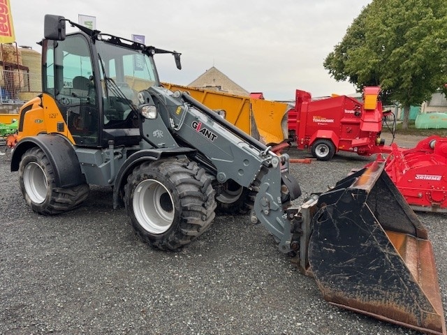 Teleskopický nakladač Giant V761T 