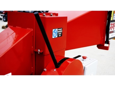 Špalíkovač s elektrickým pohonem Model RPE-120 Remet (11 kW) + Pásový dopravník 3m + Podvozek pro ruční přepravu