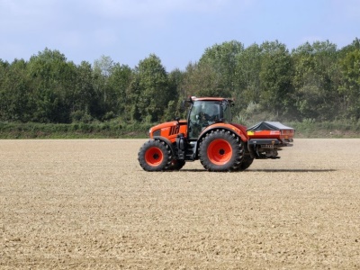 Rozmetadlo průmyslových hnojiv Kubota DSM-W GEOSPREAD