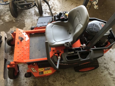 Traktorová sekačka Kubota Z122R