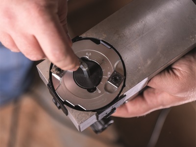 Scheppach LFR 720 - frézka na laky a odstraňovač nátěrů