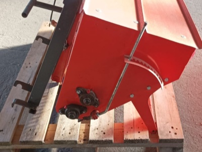 Válcový sypač KUBOTA S1001