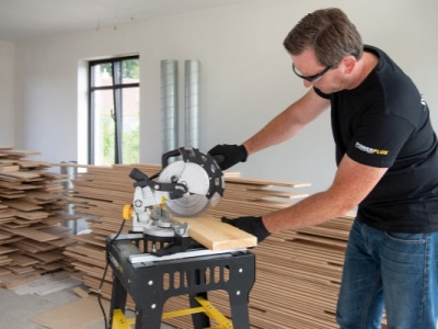 POWX07555 - Pokosová pila 1 700W / 210mm