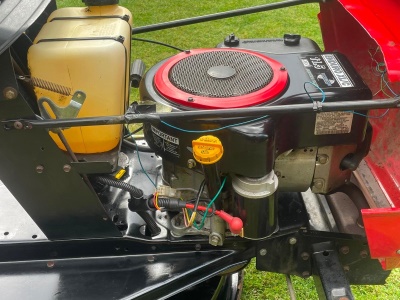 Travní traktor MTD RH 115/76