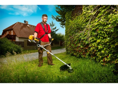 Riwall PRO RPB 360 4T - křovinořez s benzínovým 4-taktním motorem 36 cm3