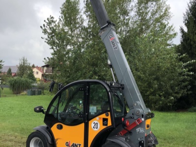 Teleskopický nakladač GiANT GT5048 HD