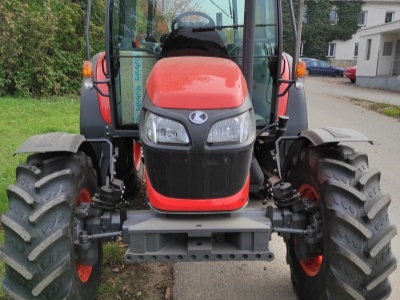 Zemědělský traktor Kubota M4073