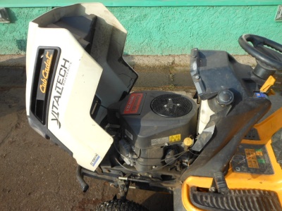 Travní traktor Cub Cadet CC1022 KHN