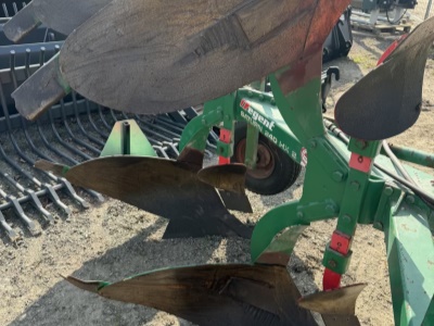 Obracecí pluh Regent Saturn HX2