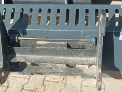 Univerzální lžíce LUM SNR 1400 AVANT