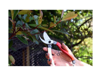 Okatsune 104 - zahradní nůžky pro velké ruce