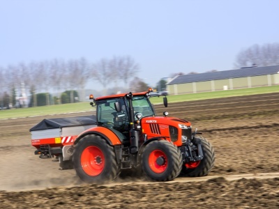 Zemědělský traktor Kubota M7133