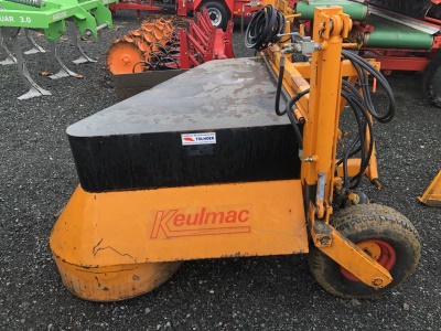 Čelní osekávač cibulové natě Keulmac a Vyorávač cibule Keulmac