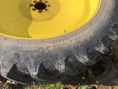 Kultivační kola pro traktor John Deere 6115M