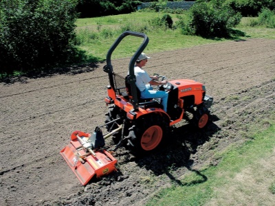 Malotraktor Kubota B2261H Cab