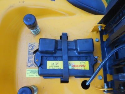 Travní traktor Cub Cadet CC1022 KHN