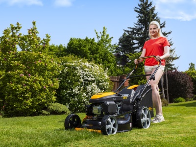Riwall PRO RPM 5155 PRO - multifunkční travní sekačka 4 v 1 s benzinovým motorem a pojezdem