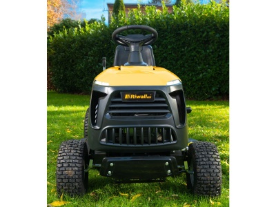 Riwall PRO RLT 102 HRD TWIN - dvouválcový travní traktor 102 cm se zadním výhozem a hydrostatickou převodovkou