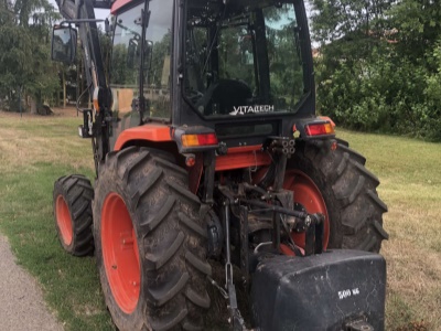 Kubota L2501 s čelní nakladačem Q180 Euro a závažím 500 kg