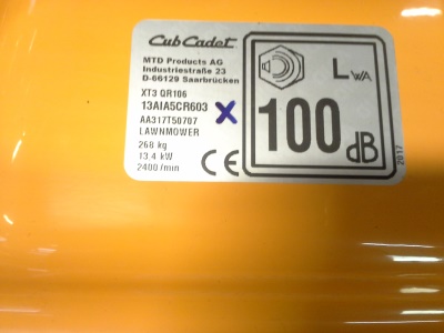 Cub Cadet XT3 QR 106-travní traktor se zadním výhozem model 2017