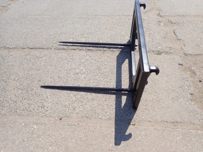 ÚCHYT SE ŠPICEMI (závěs EURO nebo AVANT)