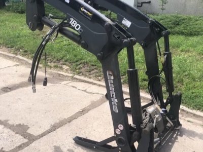 Čelní nakladač Q180N EURO