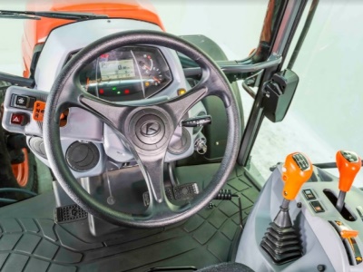 Zemědělský traktor Kubota M5112