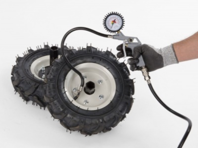 POWX1703 - Kompresor 1100W  plus  8 ks přísl. bezolejový