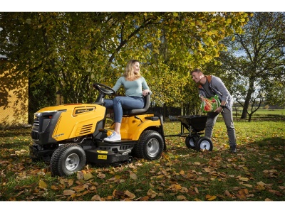 Riwall PRO RLT 92 HRD - travní traktor 92 cm se zadním výhozem a hydrostatickou převodovkou