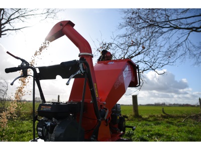 GTM GTS 1300 RG - benzinový drtič dřeva s pásovým pojezdem