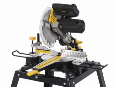 POWX07558T - Pokosová pila s potahem 1 650W / 210mm (stojan)