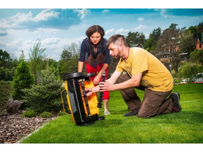 Riwall PRO REV 3816 - travní provzdušňovač s elektrickým motorem combi 3 v 1