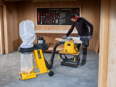 POWX2090 - Odsavač pilin 550W