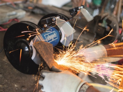 Scheppach SM 200 L - dvoukotoučová bruska