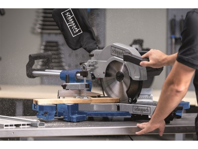 Scheppach HM 110 MP - dvourychlostní multifunkční pokosová pila s potahem a laserem