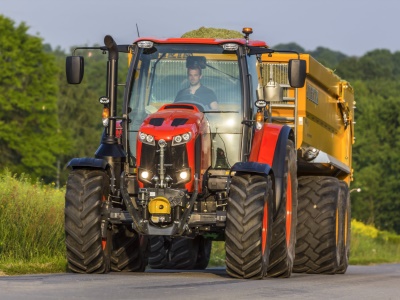 Zemědělský traktor Kubota M6111U