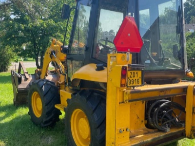 Nakladač JCB 2CX-DX