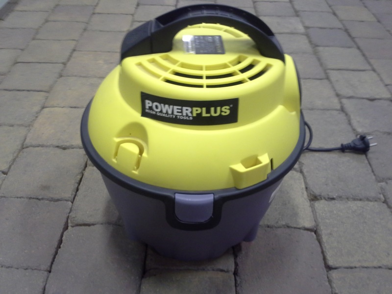 Vysavač sucho/mokro 800 W