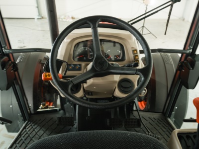 Zemědělský traktor Kubota M 7060