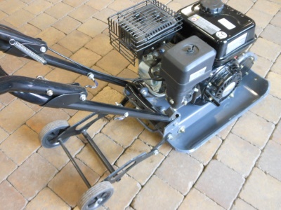 Motorová vibrační deska  -  pc 13