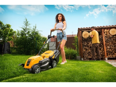 Riwall PRO REM 3817 - travní sekačka s elektrickým motorem 2 v 1