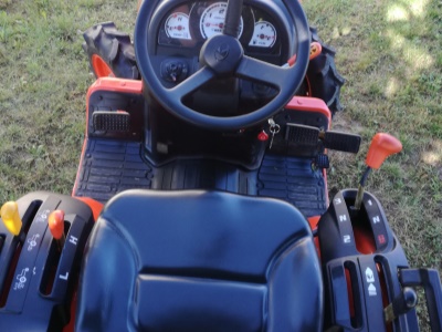 Traktor Kubota B1220 