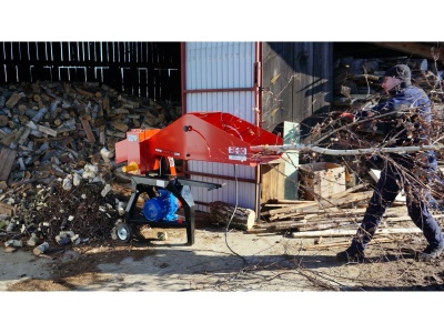 Špalíkovač s elektrickým motorem Model RE-80 Remet (5,5 kW)