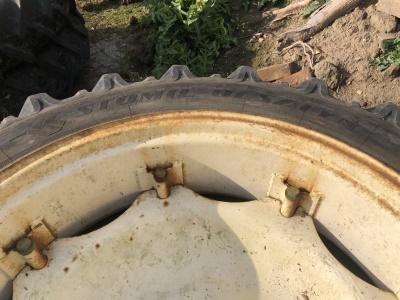 Zadní kola 12,4 R36 na traktor ZETOR 7045