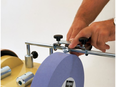 Scheppach JIG 250 ( strhávací zařízení na brusné kameny ) - pro systémy Tiger