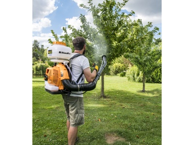 Riwall PRO RPSD 52 - benzínový rosič zádový 14 l