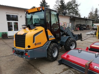 Kloubový nakladač GiANT G3500